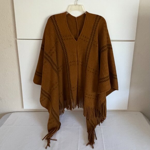 Do Everything in Love Brown Knit Fringe Versatile Poncho One Size Cozy Boho - Picture 2 of 4